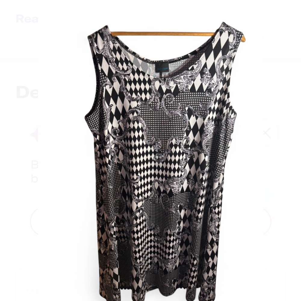 Black and White Patterned Women's Top